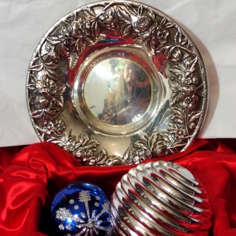 Repousse S. Kirk & Son .925 Sterling Silver Beauti